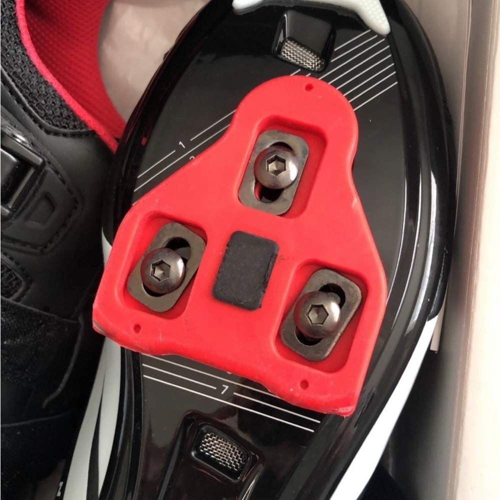 Peloton shoes - Picture 3 of 5